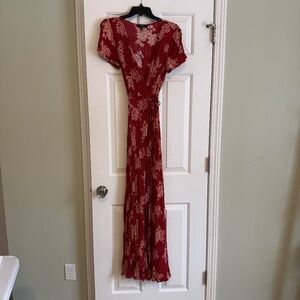 Lulu’s red floral wrap maxi dress | heart of marigold